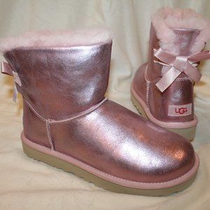 NIB UGG WOMEN'S GLISTEN METALLIC SHEARLING LINED MINI BAILEY BOW BOOTS PINK‎
